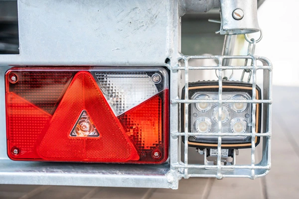 Beleuchtung & Elektrik